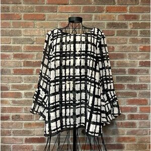 Isaac Mizrahi IMNYC Black, White & Gray Long Sleeve Blouse Size Large